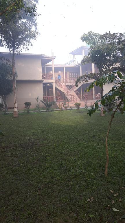 Unique Wild Resort Sauraha Dış mekan fotoğraf