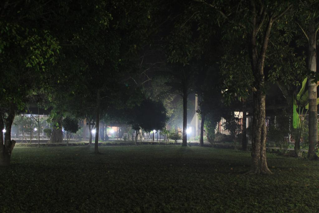 Unique Wild Resort Sauraha Dış mekan fotoğraf