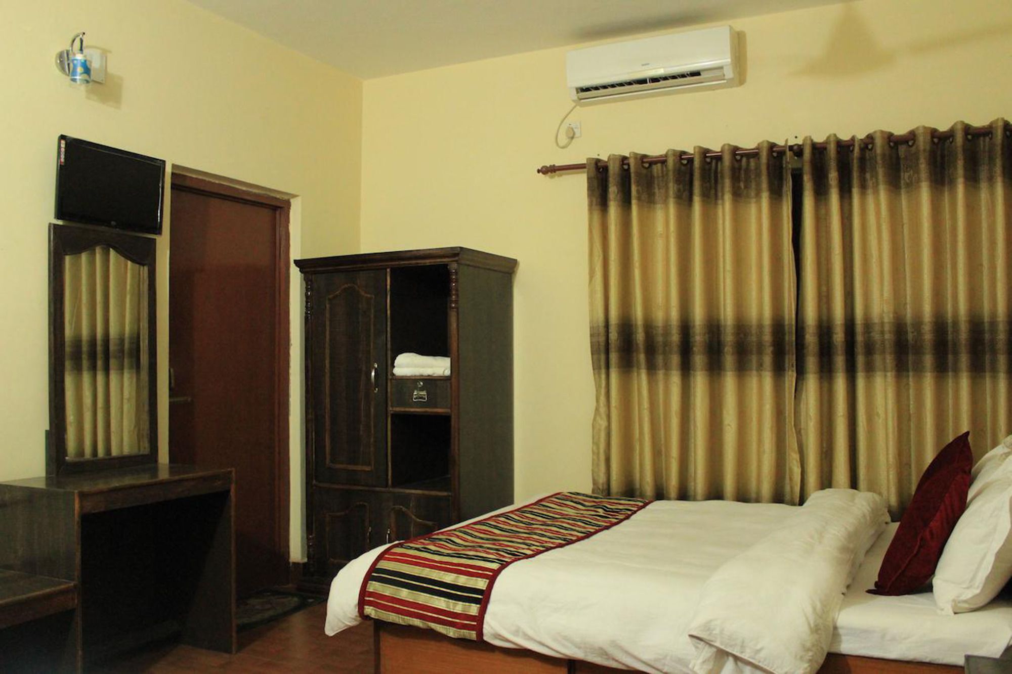 Unique Wild Resort Sauraha Dış mekan fotoğraf